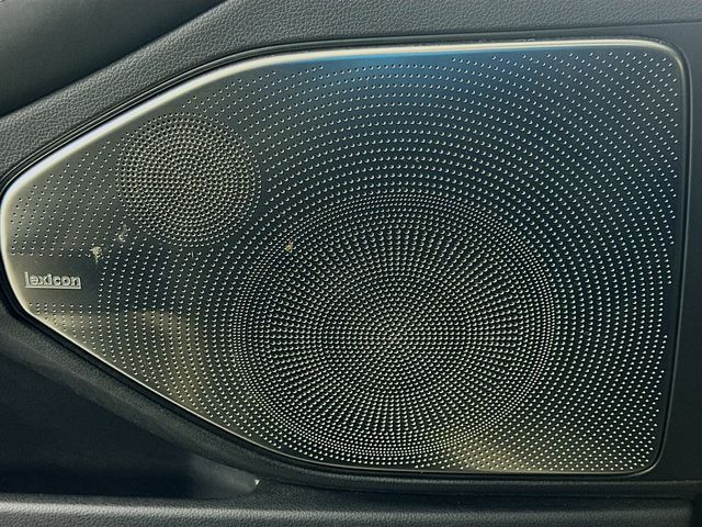 Thumbnail: 2019 Genesis G90 - 19