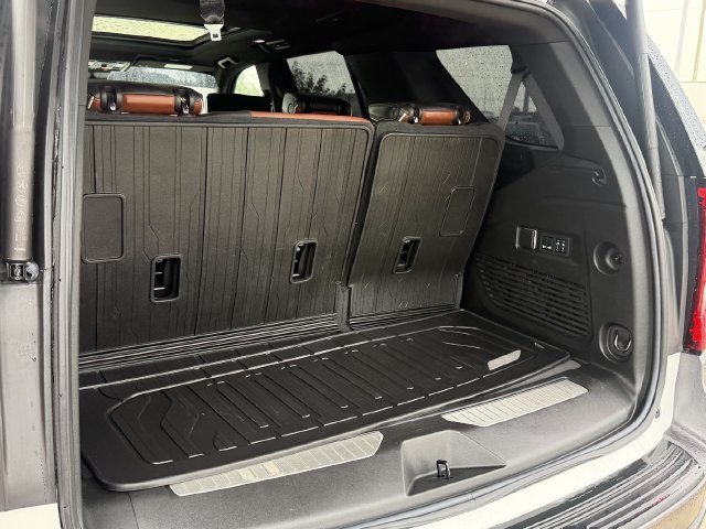2024 GMC Yukon Denali Ultimate White at Big Star Buick GMC