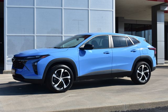 Used 2024 Chevrolet Trax SUV