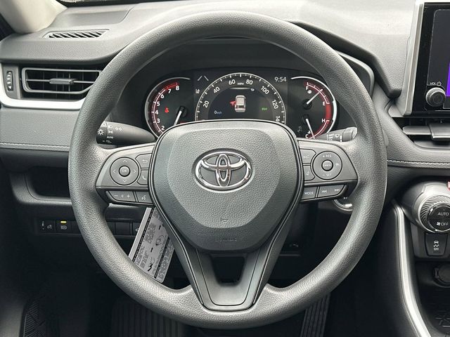 2024 Toyota RAV4 XLE 8