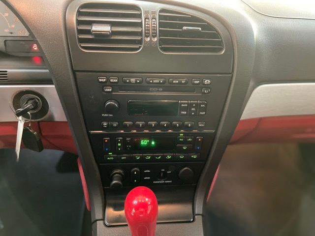 2002 Ford Thunderbird thumbnail 25