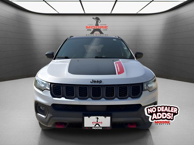 Silver Zynith Metallic Clearcoat 2025 Jeep Compass Trailhawk 4WD SUV / Crossover Four-Wheel Drive 8-Speed Automatic