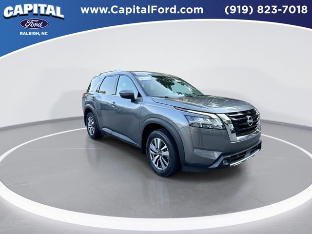 Used 2022 Gray Nissan SL image 2