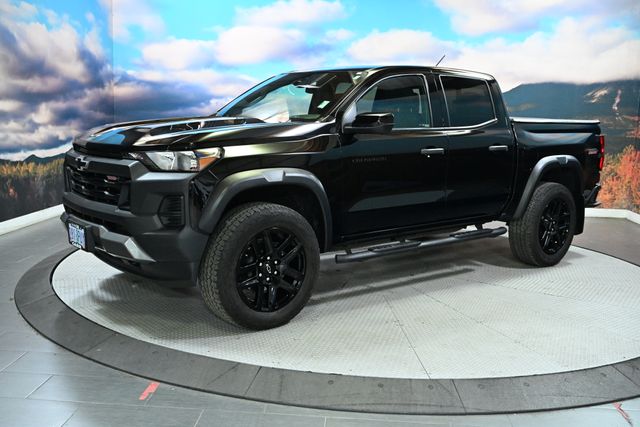 View vehicle photo 4