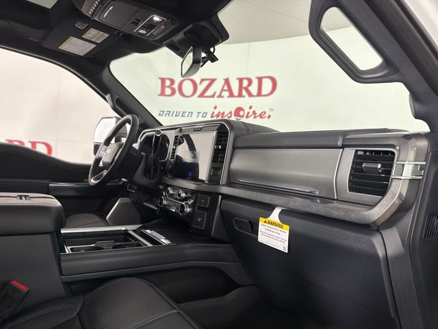2025 Star White Metallic Tri-Coat Ford Super Duty F-350 SRW Platinum 4X4 Truck