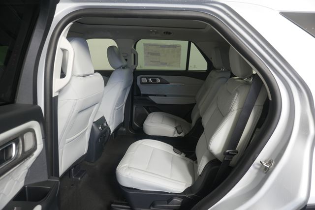New 2026 White Ford Platinum image 26