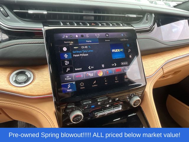 Used 2022 Diamond Black Jeep Summit Reserve image 27