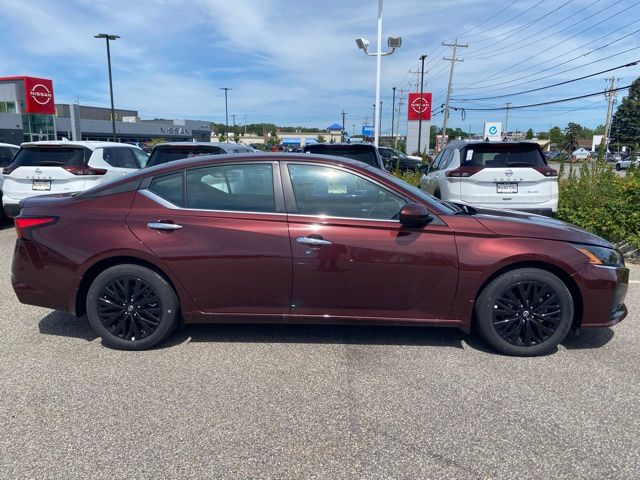 2025 Nissan Altima 2.5 SV photo 2