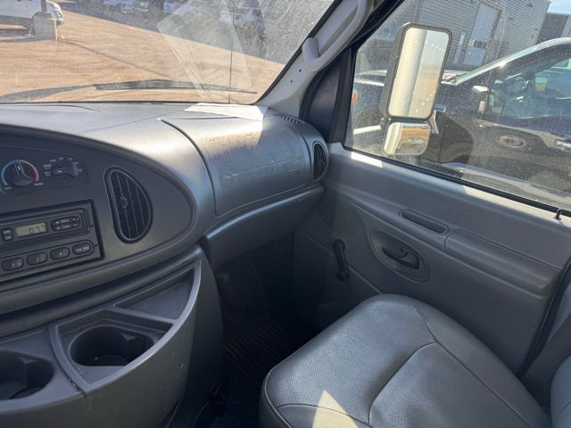 2008 Ford E-450 Cutaway 