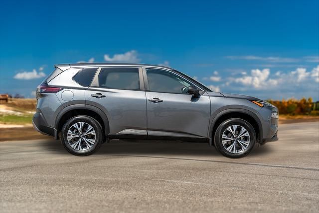 2022 Nissan Rogue SV 8