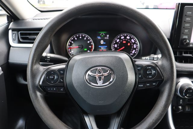 2022 Toyota RAV4 XLE 18