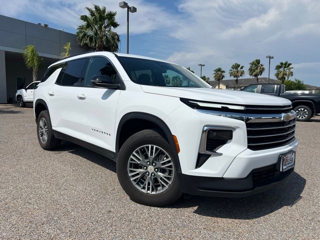 2025 Chevrolet Traverse FWD LT's photo