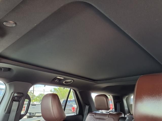 2022 Ford Explorer Platinum photo