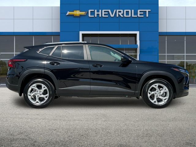 2024 Chevrolet Trax LS 4