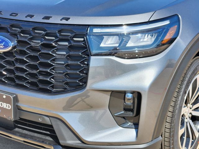 2025 Ford Explorer ST-Line photo