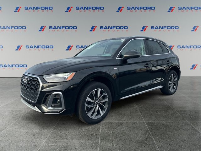 Mythos Black Metallic 2024 Audi Q5 quattro Premium Plus S Line 45 TFSI SUV / Crossover All-Wheel Drive 7-Speed Automatic