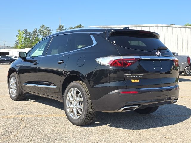 2022 Buick Enclave Essence:C02611
