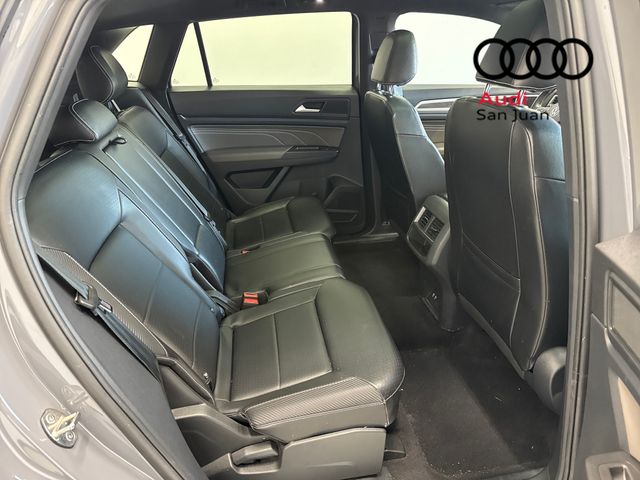 Used 2022 Gray Volkswagen 3.6L V6 SE w/Technology image 23