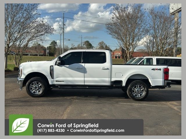 Oxford White 2024 Ford F-250 Super Duty Lariat Crew Cab 4WD Pickup Truck Four-Wheel Drive Automatic