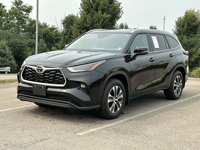 Midnight Black Metallic 2025 Toyota Highlander SUV / Crossover All-Wheel Drive 8-Speed Automatic