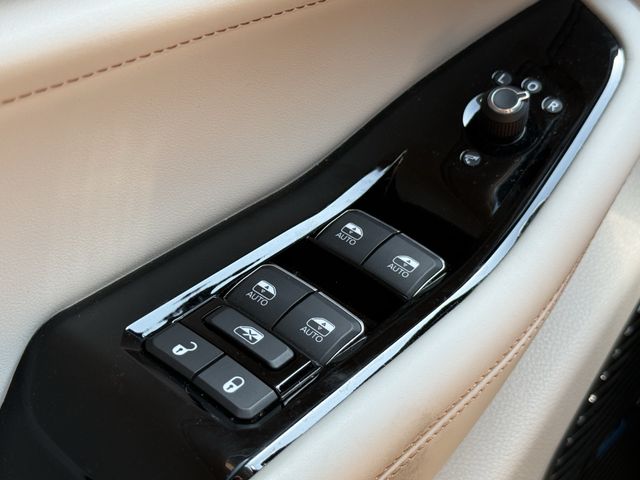 2022 Jeep Grand Cherokee Overland 4xe White at Central Houston Nissan