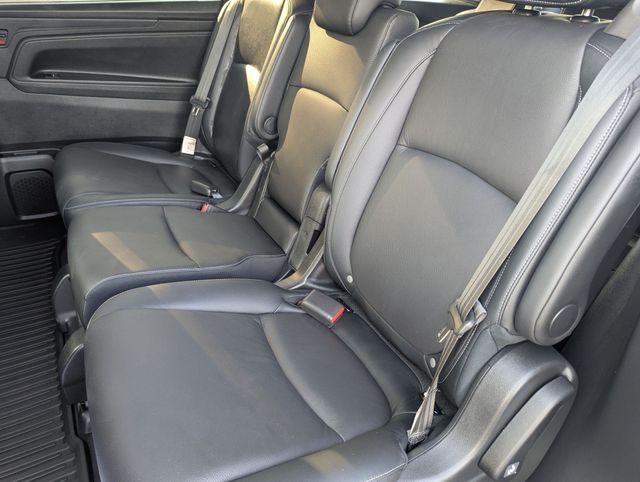 Certified Used 2024 Sonic Gray Pearl Honda Touring image 23
