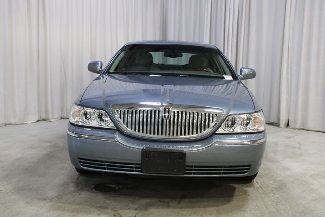 Used 2003 Silver Lincoln Signature image 32