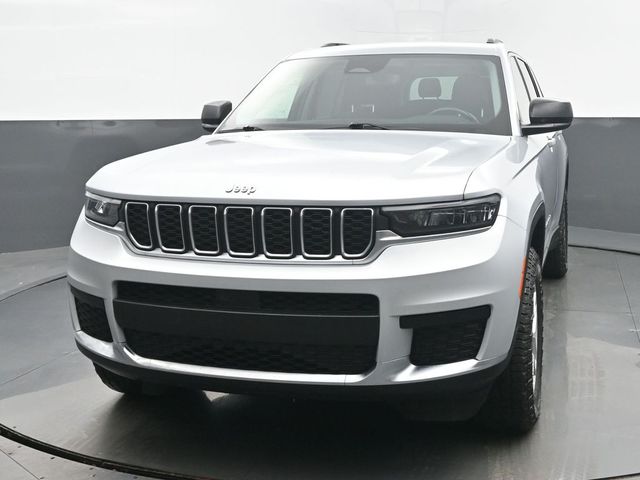 2022 Jeep Grand Cherokee L Laredo 4WD
