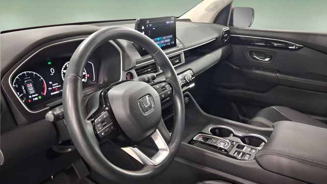Used 2025 Honda Pilot SUV