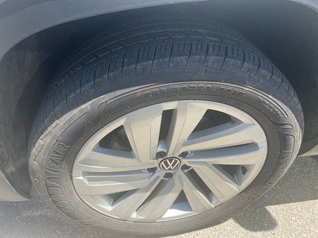 2023 Volkswagen Atlas Cross Sport 3.6L V6 SE w/Technology Silver at Sutliff Volkswagen