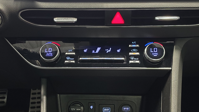 Used 2021 Phantom Black Hyundai SEL Plus image 18
