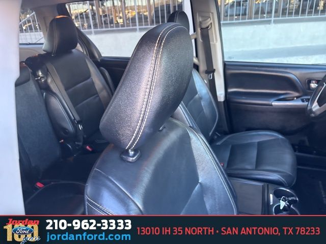 Used Car 2020 Toyota Sienna  For Sale Under $30,000 In San Antonio, Texas