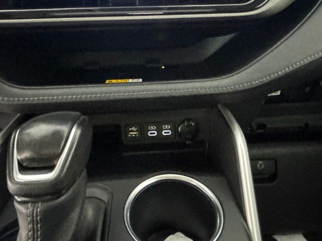 Used 2023 Toyota Highlander SUV