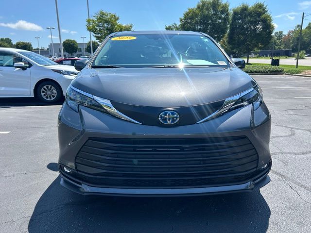 Used 2025 Toyota Sienna Van