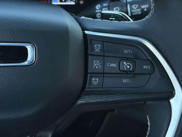 Used 2025 Black Jeep Laredo image 26