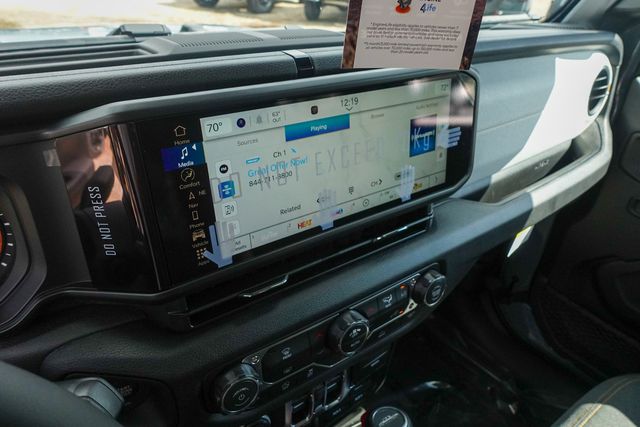 new 2025 Jeep Gladiator car, priced at $44,625