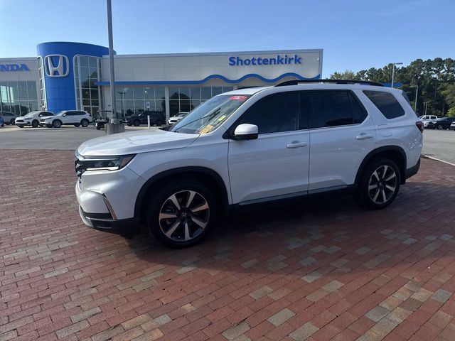Used 2025 Honda Pilot SUV