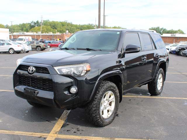 Used 2016 Midnight Black Metallic Toyota SR5 image 2