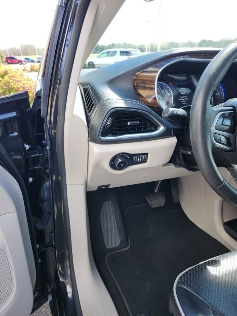 Used 2023 Black Chrysler Limited image 15
