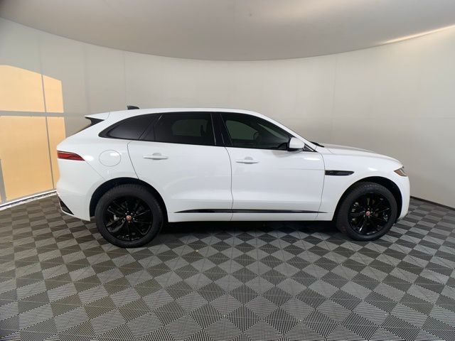 2023 Jaguar F-PACE P400 R-Dynamic S 7