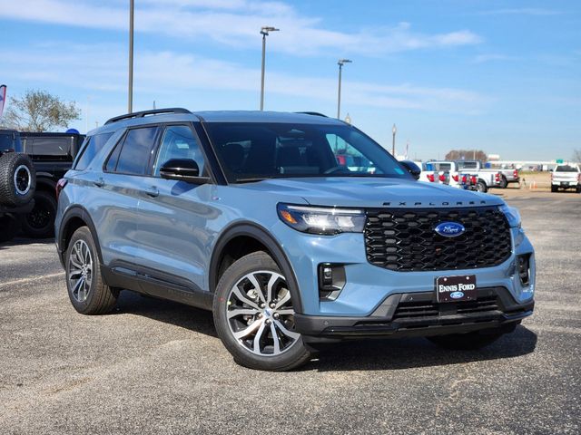 2025 Ford Explorer ST-Line photo