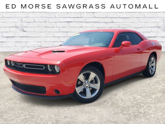 2022 Dodge Challenger SXT RWD