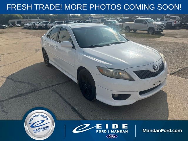 White 2011 Toyota Camry Sedan Front-Wheel Drive 6-Speed Automatic Overdrive