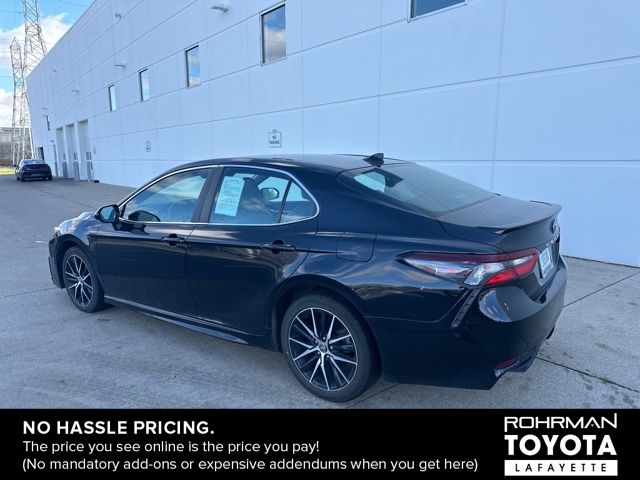 2021 Toyota Camry SE 3