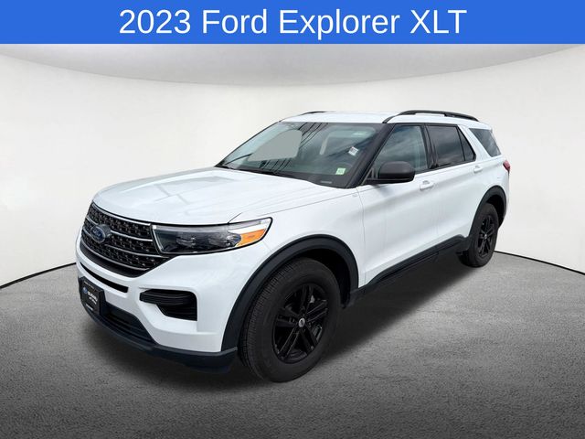 Oxford White 2023 Ford Explorer XLT AWD SUV / Crossover All-Wheel Drive Automatic