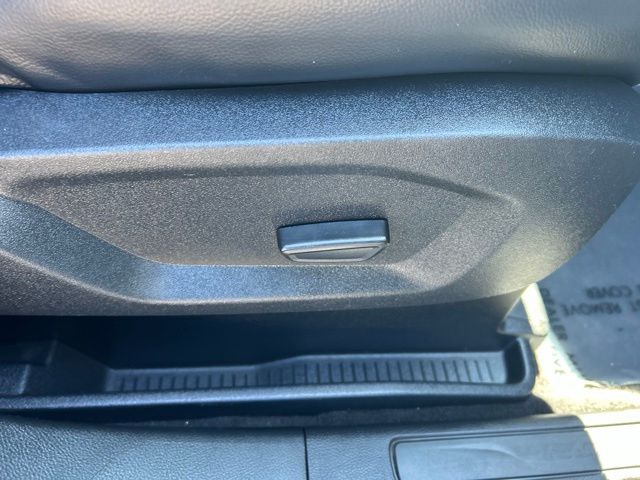 Used 2024 Silver Ford SEL image 11