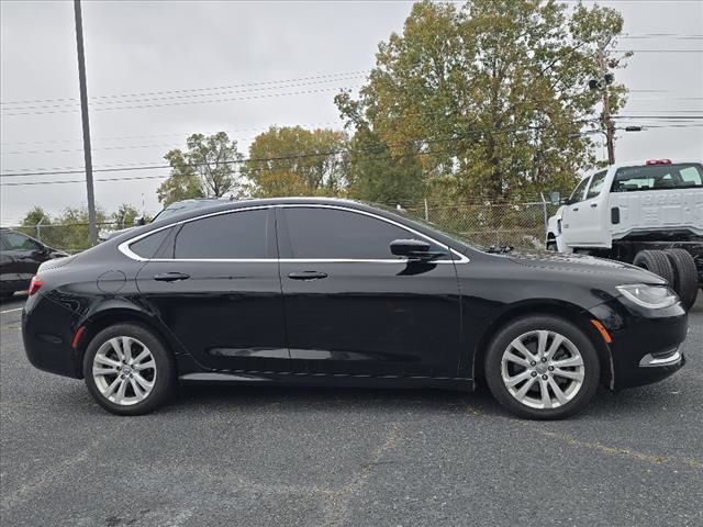 2016 Chrysler 200 Limited 10