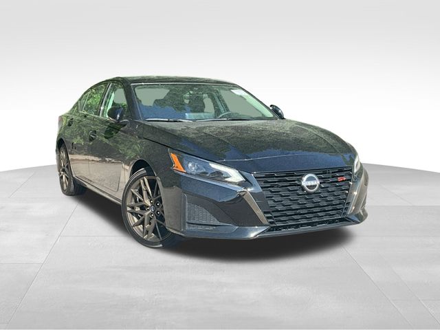 Super Black Clearcoat 2025 Nissan Altima 2.5 SR FWD Sedan Front-Wheel Drive Continuously Variable Transmission