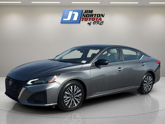 2025 Nissan Altima