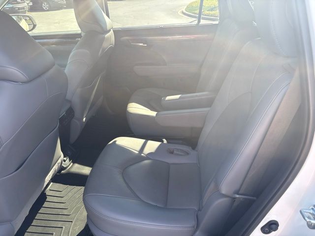 2021 Toyota Highlander Limited - Photo 15